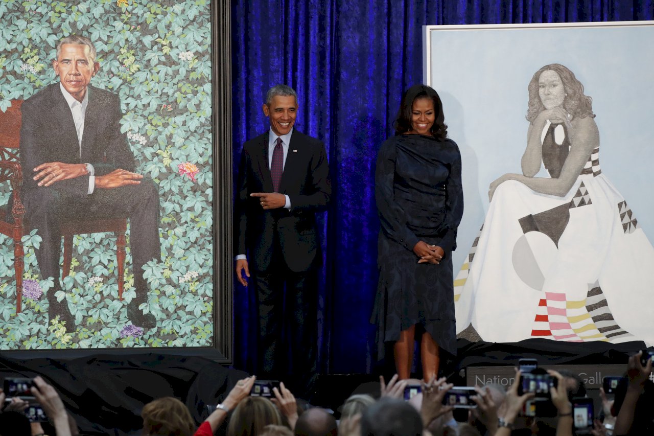 歐巴馬替肖像揭幕 不滿意白髮和招風耳