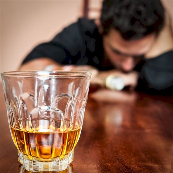 WHO：酗酒每年致300萬人死 3/4是男性