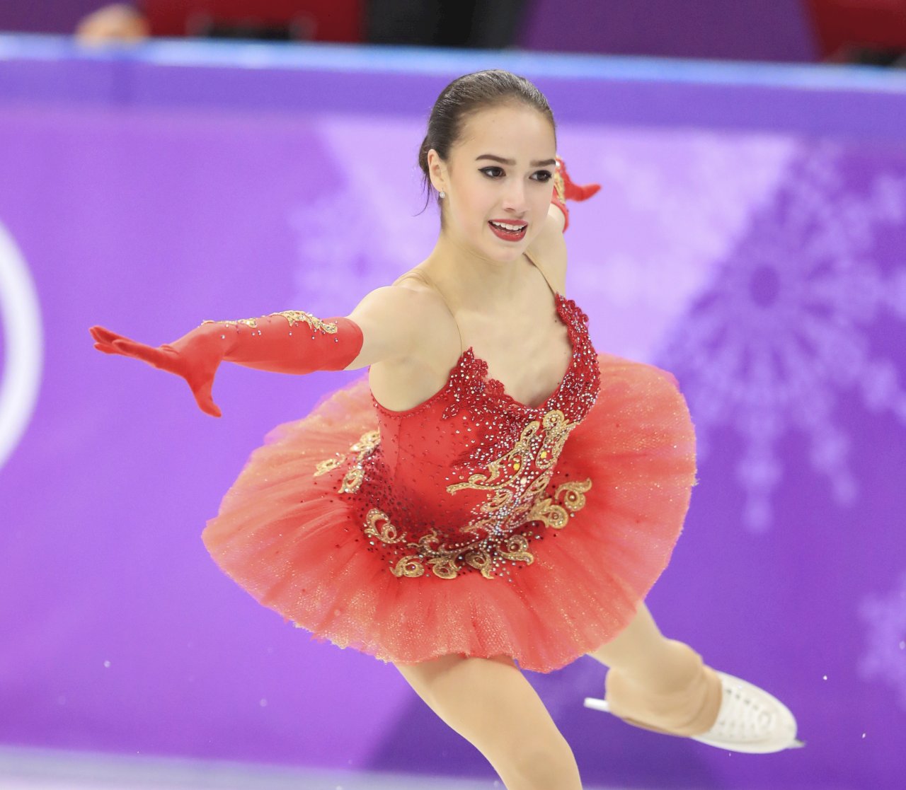 俄羅斯冰上公主對決 15歲少女花滑封后
