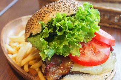 法人吃漢堡數量 首度超越麵包夾火腿奶油