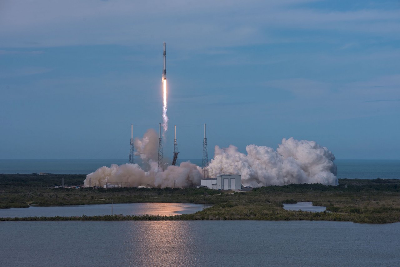 SpaceX拚省錢 再度發射回收火箭與太空船
