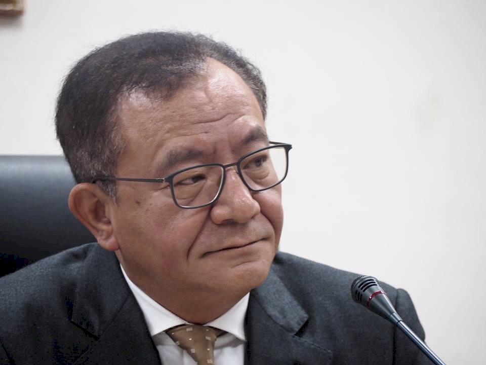 調查官出馬 高志鵬抵達新北檢報到發監