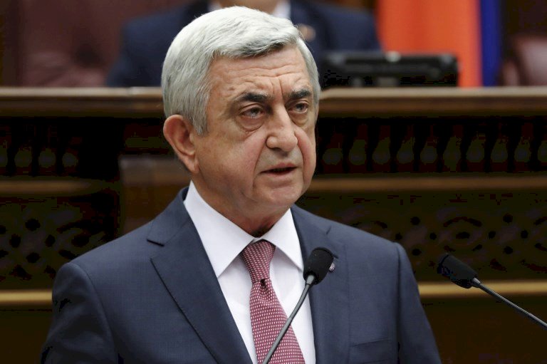 戀棧權位遭示威 亞美尼亞總理：我錯了