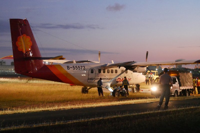 德安航空落地意外 高雄機場關閉2小時