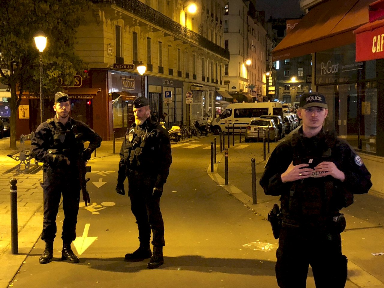 巴黎揮刀攻擊案 法國警方逮捕凶手友人