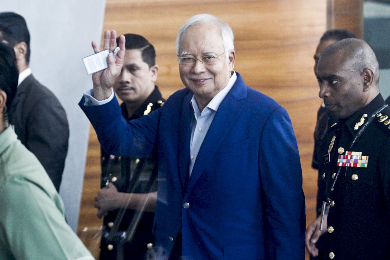 納吉再赴反貪委員會 接受1MDB弊案調查