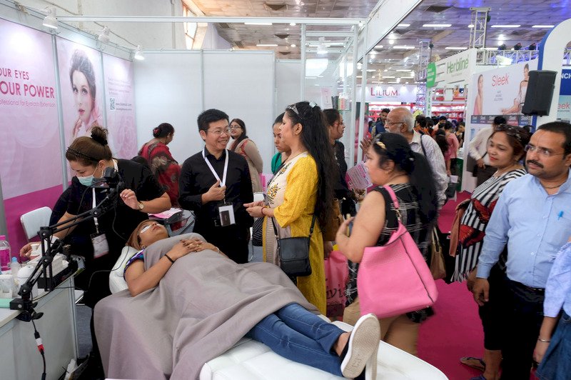 台灣睫毛技術獨步全球 印度美容展吸引人潮