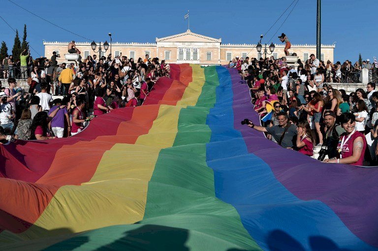 希臘歷史性轉變 同性婚姻合法化