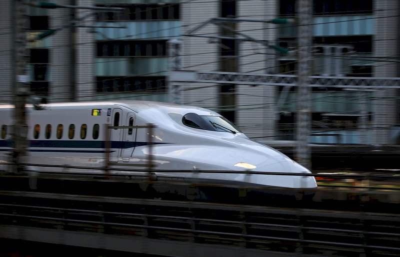 日本新幹線停電 打亂民眾黃金週出遊返鄉行程