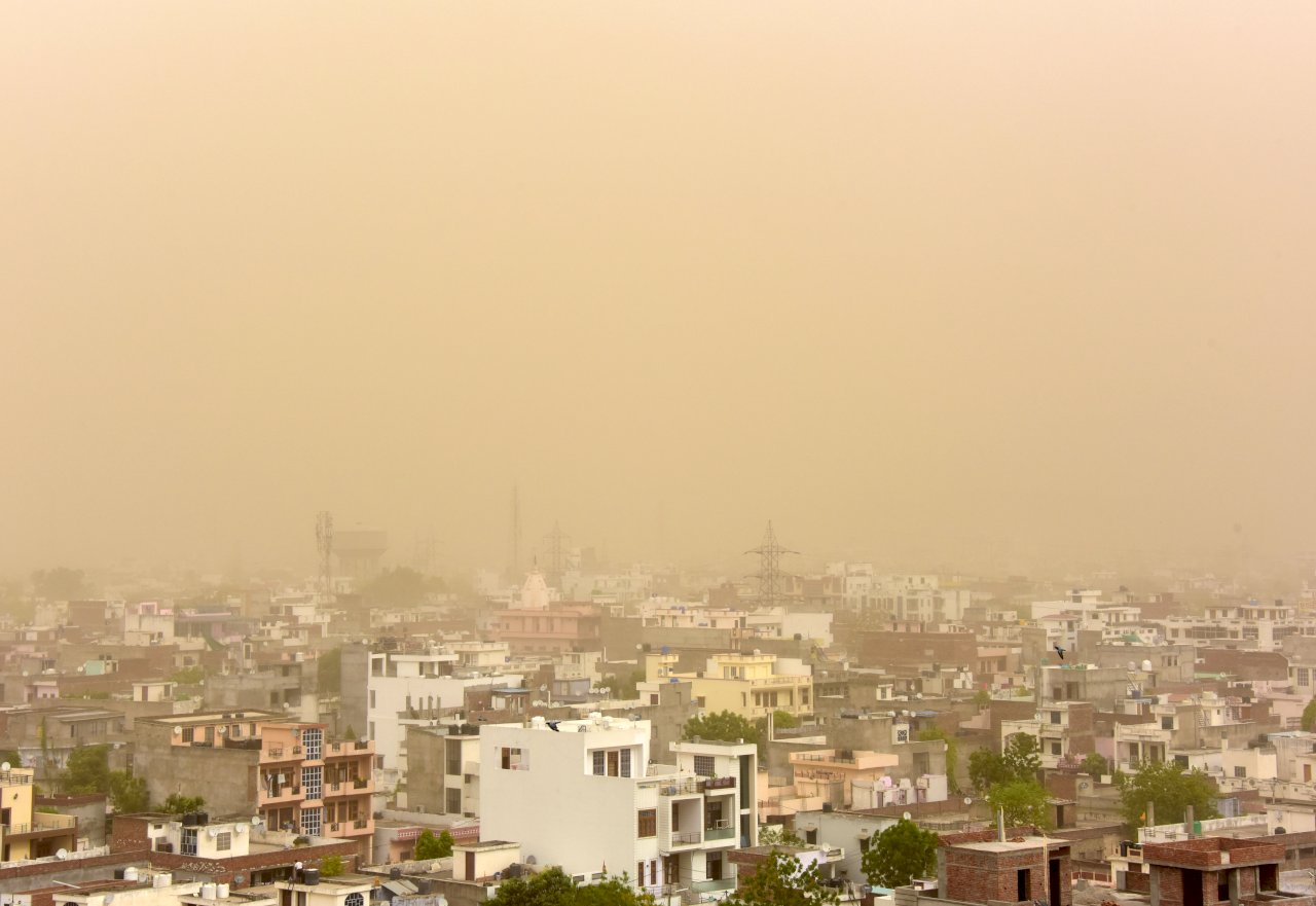 印度首都區陷沙塵暴 PM10超標嚴重