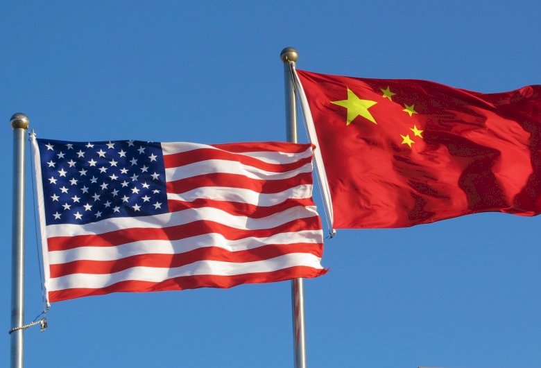 中國與美陷貿易戰 11月對美順差仍創新高