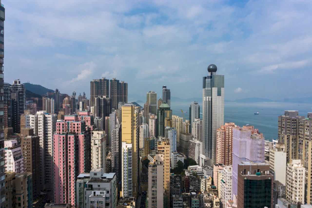 報告：香港房價回到2017年水準 仍很昂貴