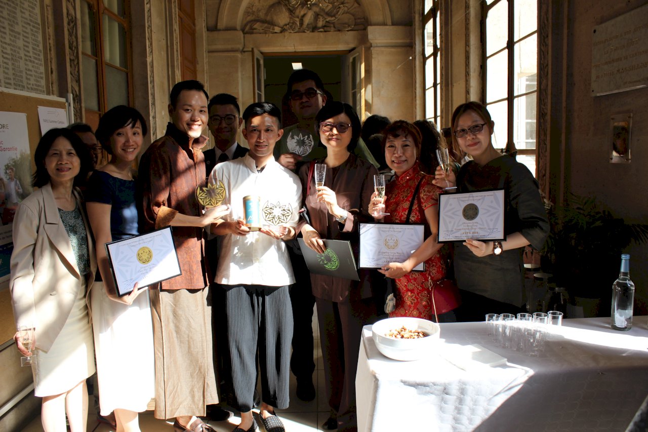 台灣茶飄香法國 第一屆世界茶葉大賽獲佳績