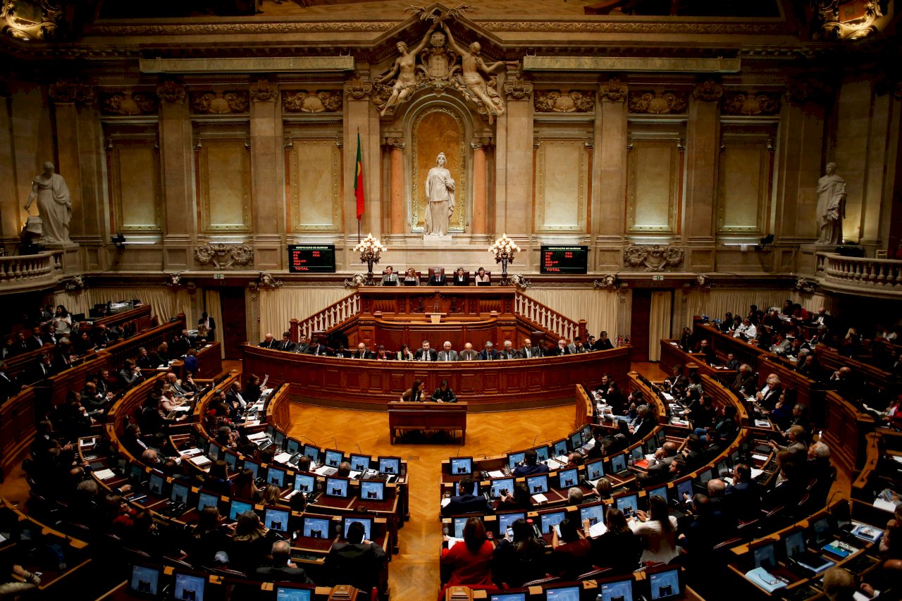 葡國會通過新法 16歲以上改性別無需醫證明