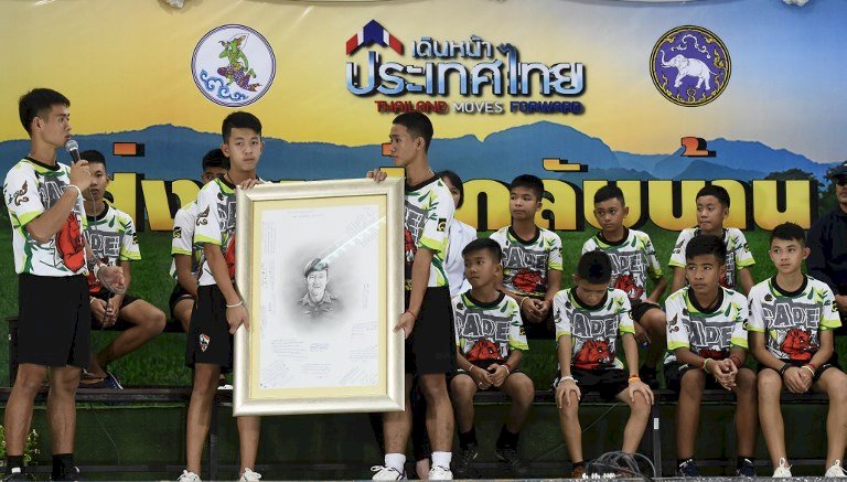 洞穴獲救3少年與教練 獲泰國公民權