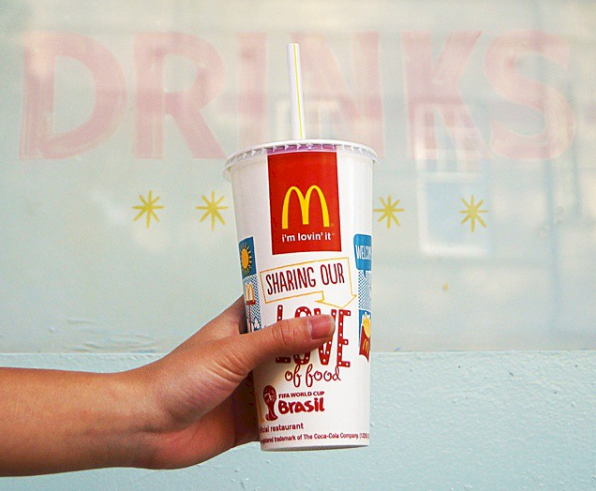 麥當勞最晚6月底 全面禁用塑膠吸管