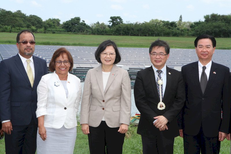 蔡總統偕友邦元首 參訪台南太陽能發電