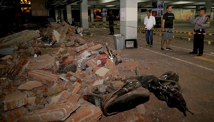 印尼龍目島強震 增至105死