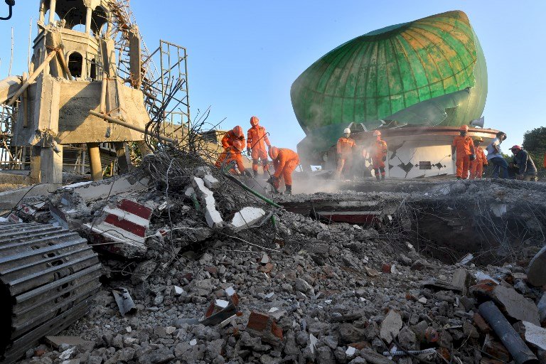 龍目島強震逾1週 死者增至436人