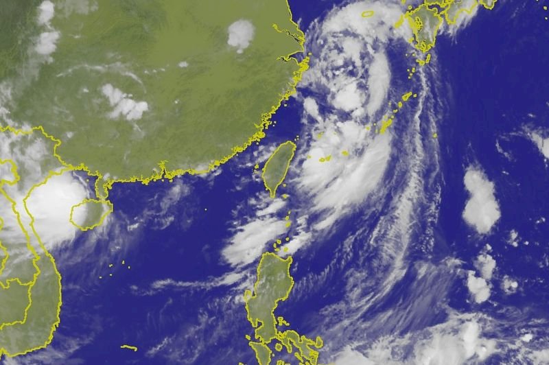西南風及颱風外圍影響 留意局部豪大雨