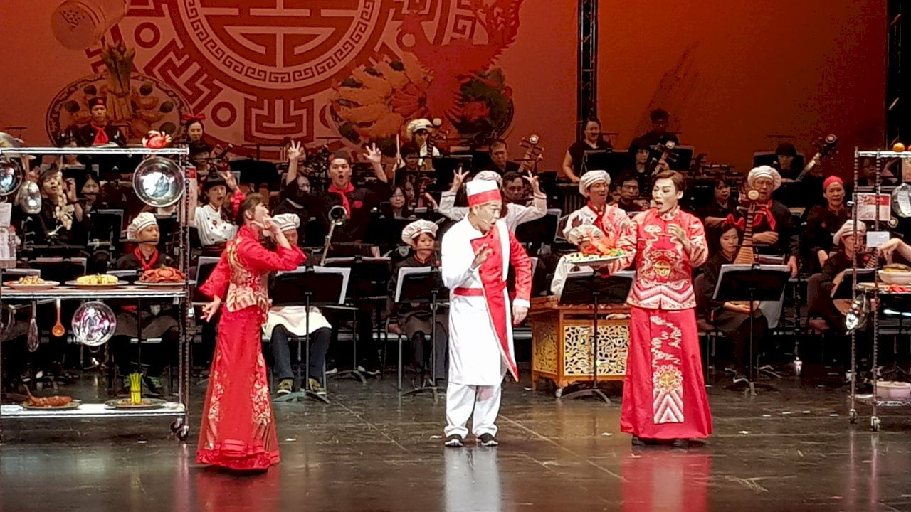 國樂團「炒菜」 將台灣辦桌文化搬上舞台