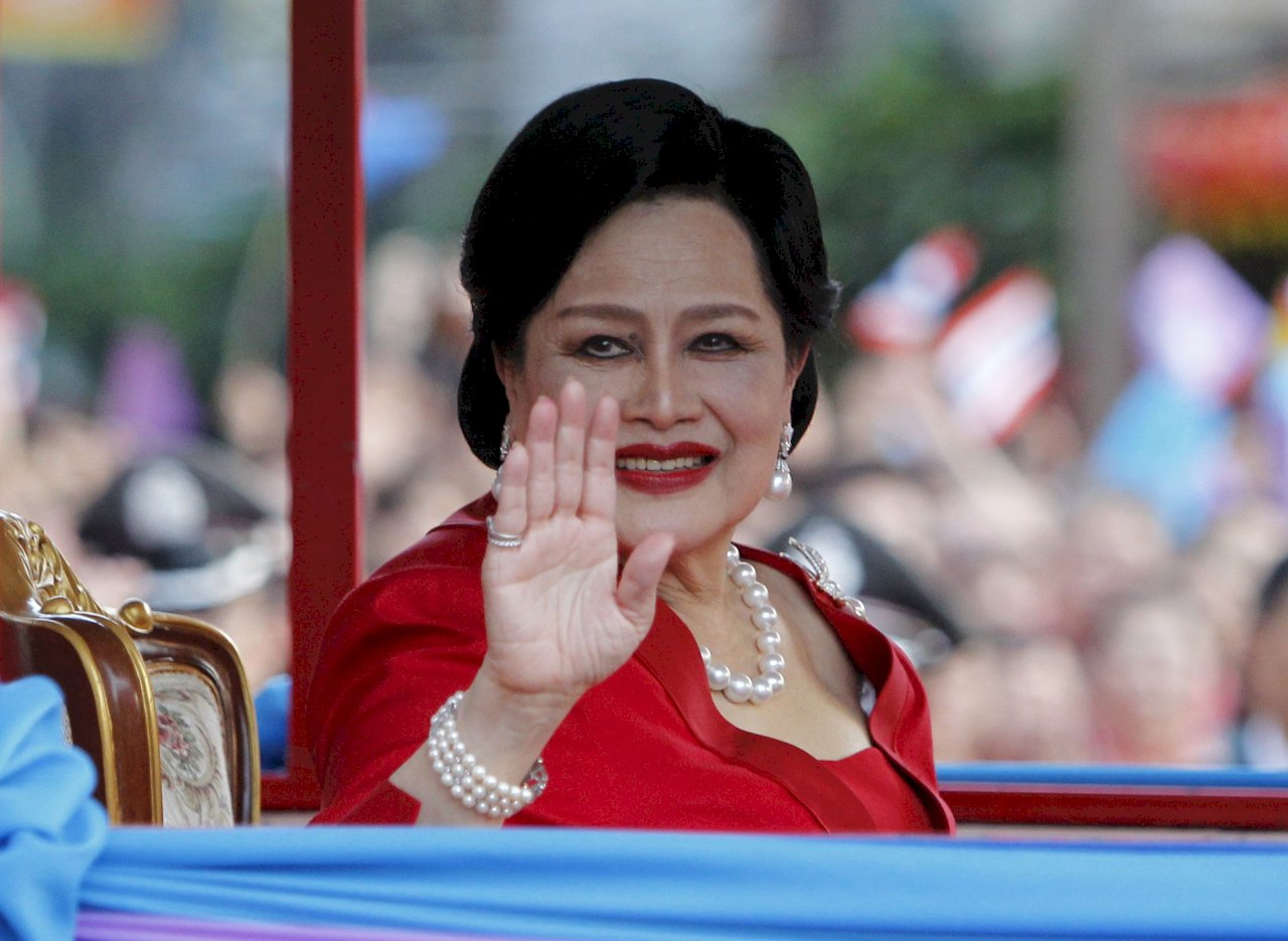 泰國86歲王太后詩麗吉 因發燒住院