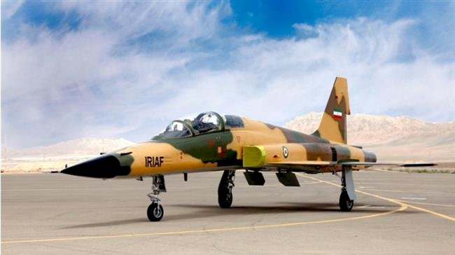 號稱四代機 伊朗公開首款國產戰機