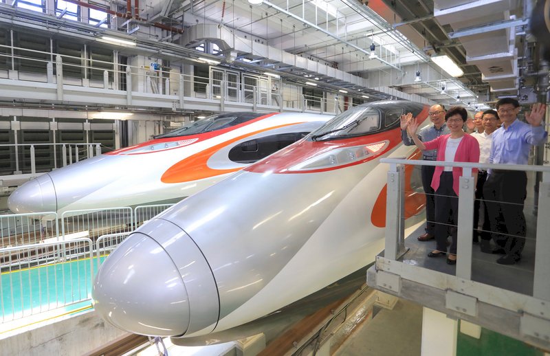 香港高鐵通車首週 載客不到六成低於原預估