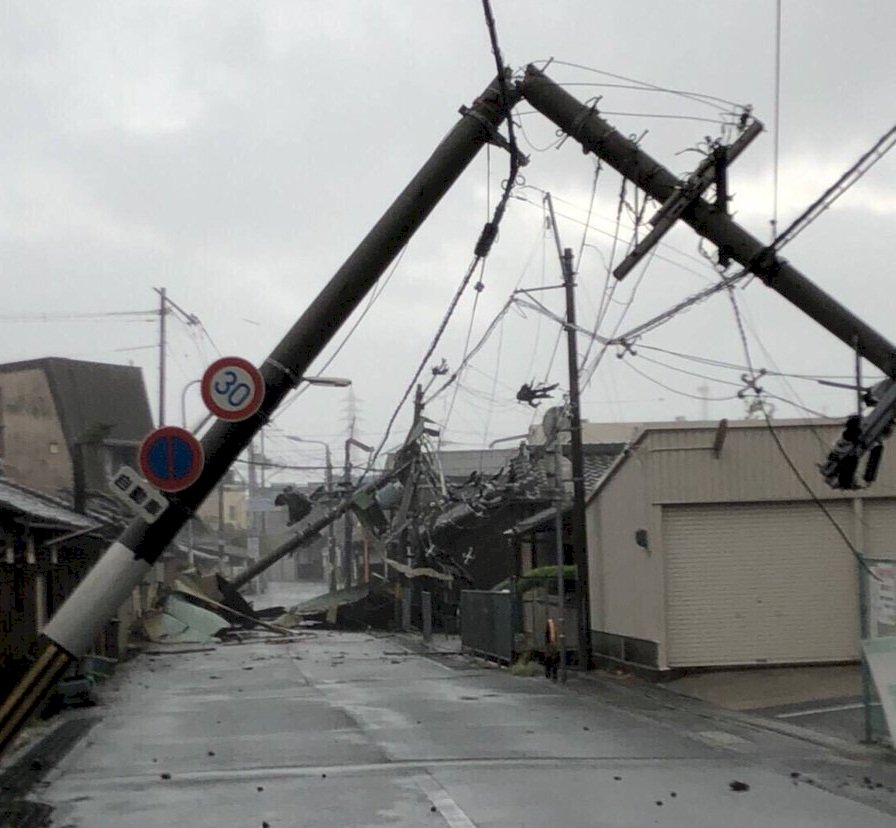 強颱燕子重擊日本 11死數百傷