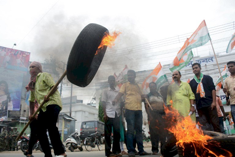 抗議燃料稅 印度各地紛傳示威