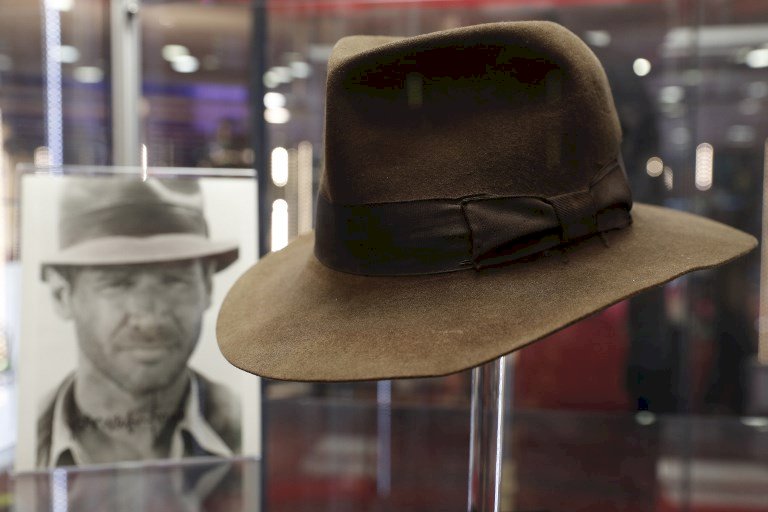 印第安納瓊斯帽子拍賣 50萬美元落槌