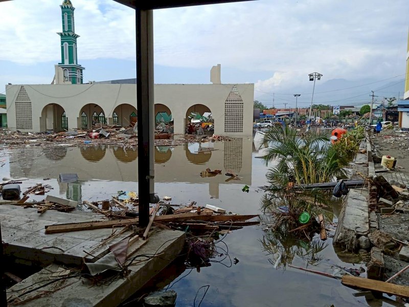 生死一瞬 印尼餐廳員工見海嘯徵兆急撤