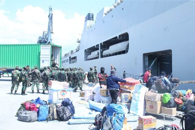 印尼出動戰艦 撤離強震災民