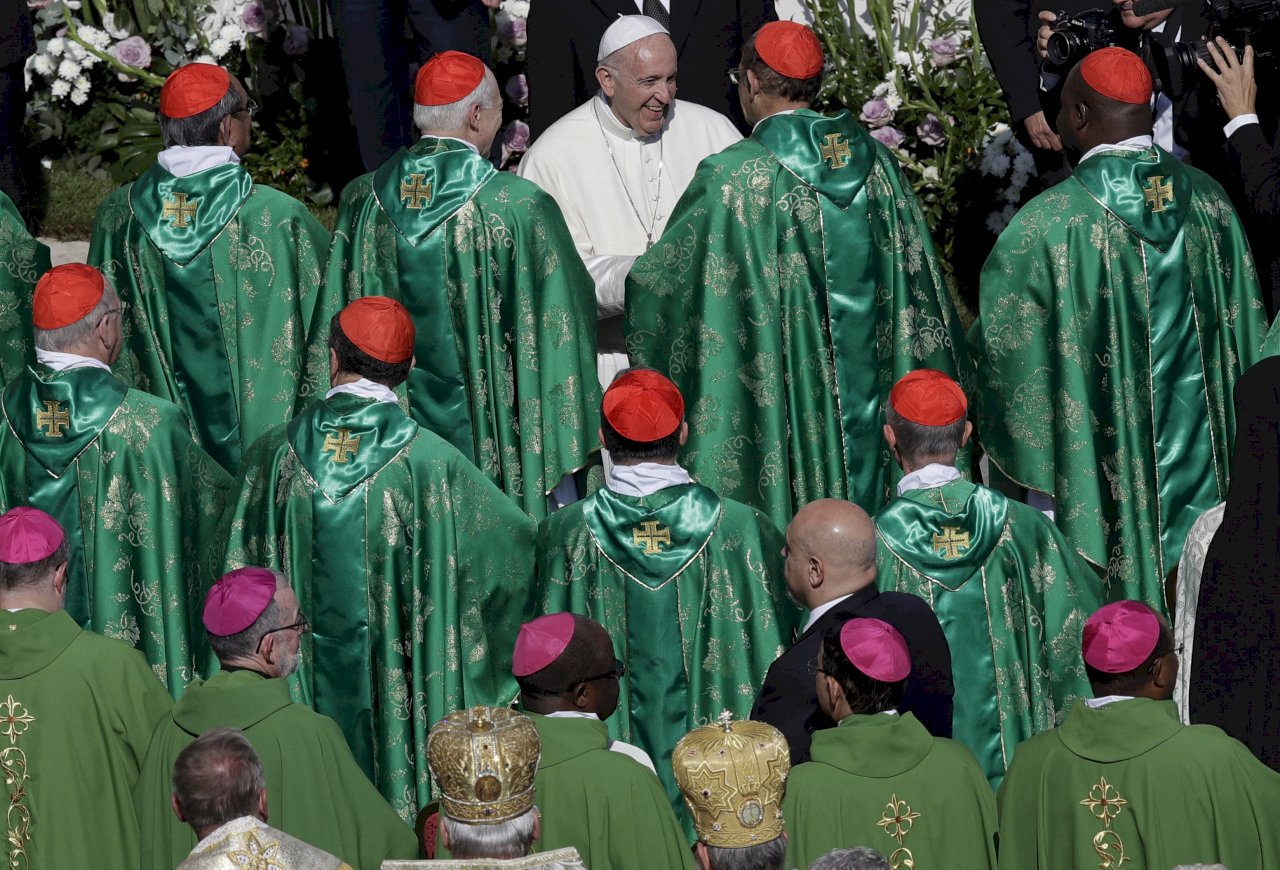 天主教會性虐疑雲中 教宗主持主教會議開幕