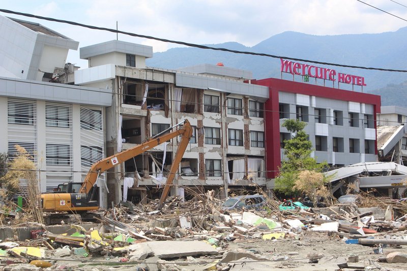 印尼海嘯巴路飯店全毀 家屬苦候要見屍