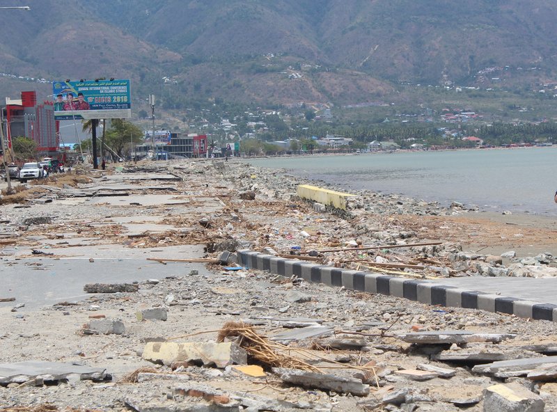 印尼強震海嘯增至1571死 上千人仍失聯