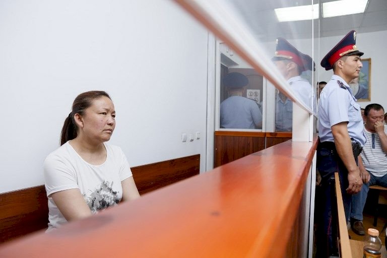 中國女子揭露新疆再教育營 哈薩克拒絕庇護
