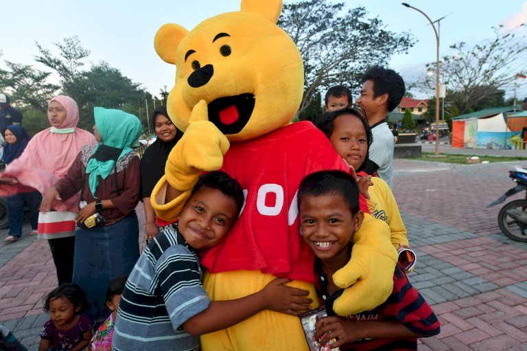 志工深入印尼地震海嘯災區 幫助兒童重拾歡笑