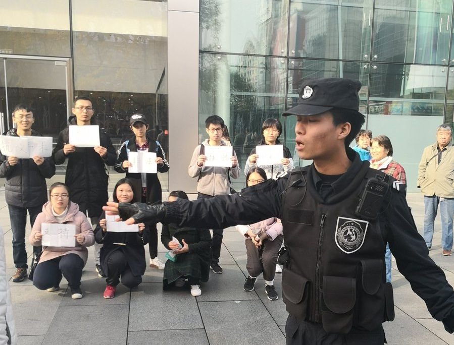 中國學生抗議蘋果工廠剝削 北京警方拘留2人