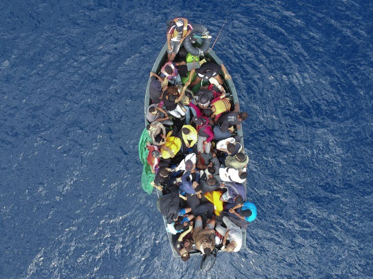 難民橫渡地中海赴歐 今年逾2500人死亡或失蹤