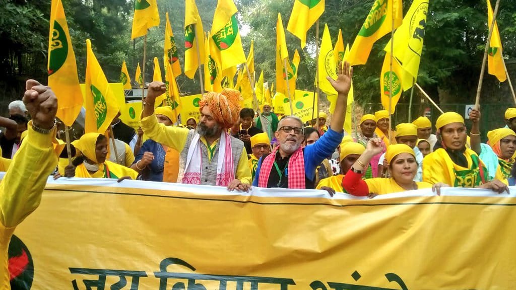 印度農民陷困境 國會前憤怒示威討公道