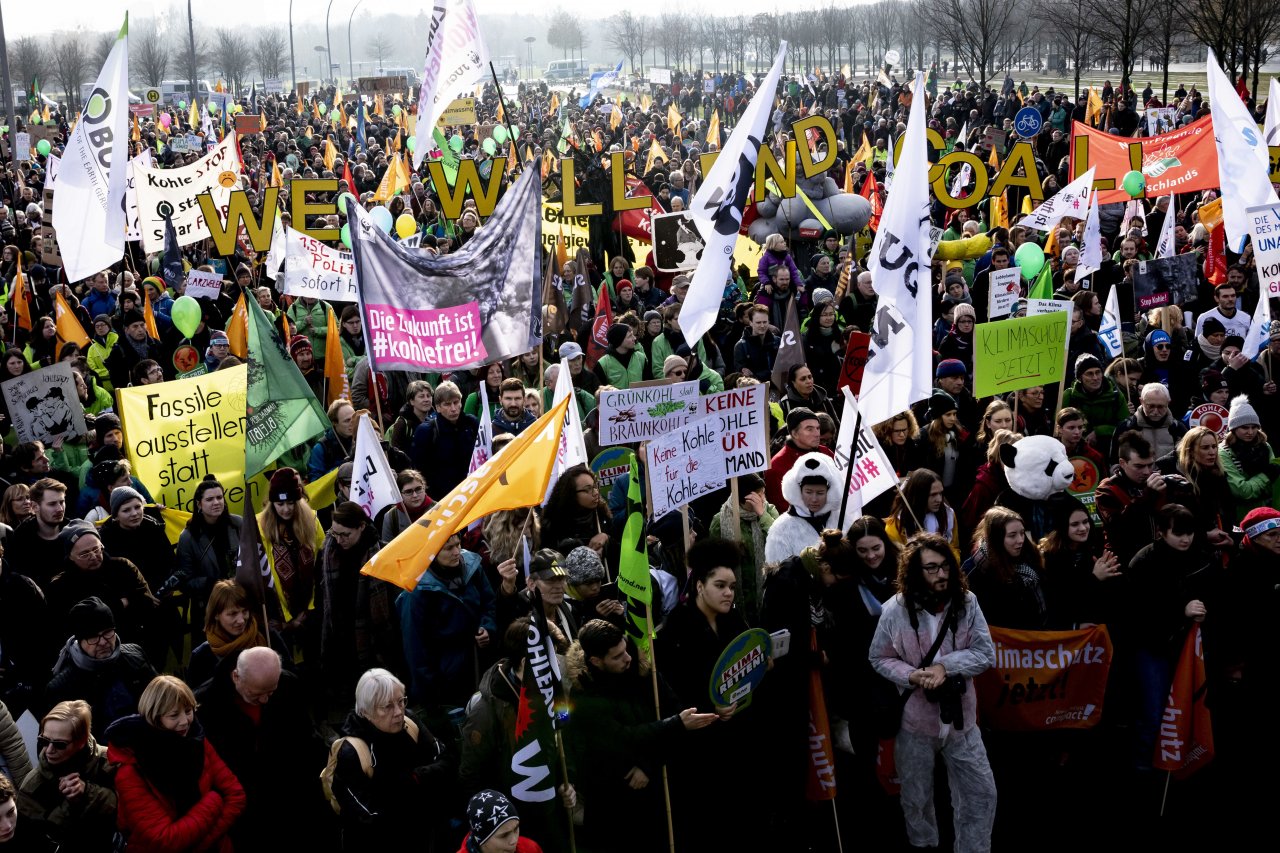 德國數萬人上街遊行 籲政府放棄燃煤發電
