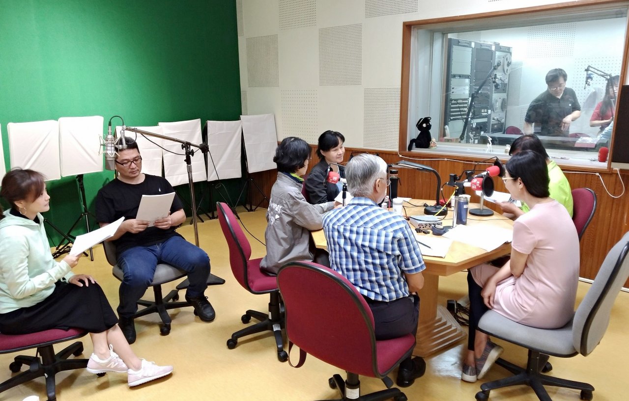 講客廣播劇「阿滿的蘋果」 重現早年台灣社會的僵化