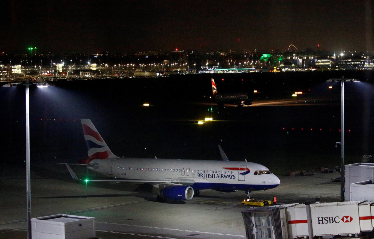 無人機再闖倫敦機場 希斯羅航班起降暫停1小時