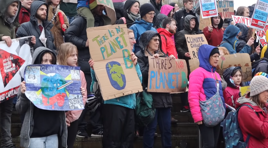 美青年響應罷課示威 籲政府應對氣候變遷