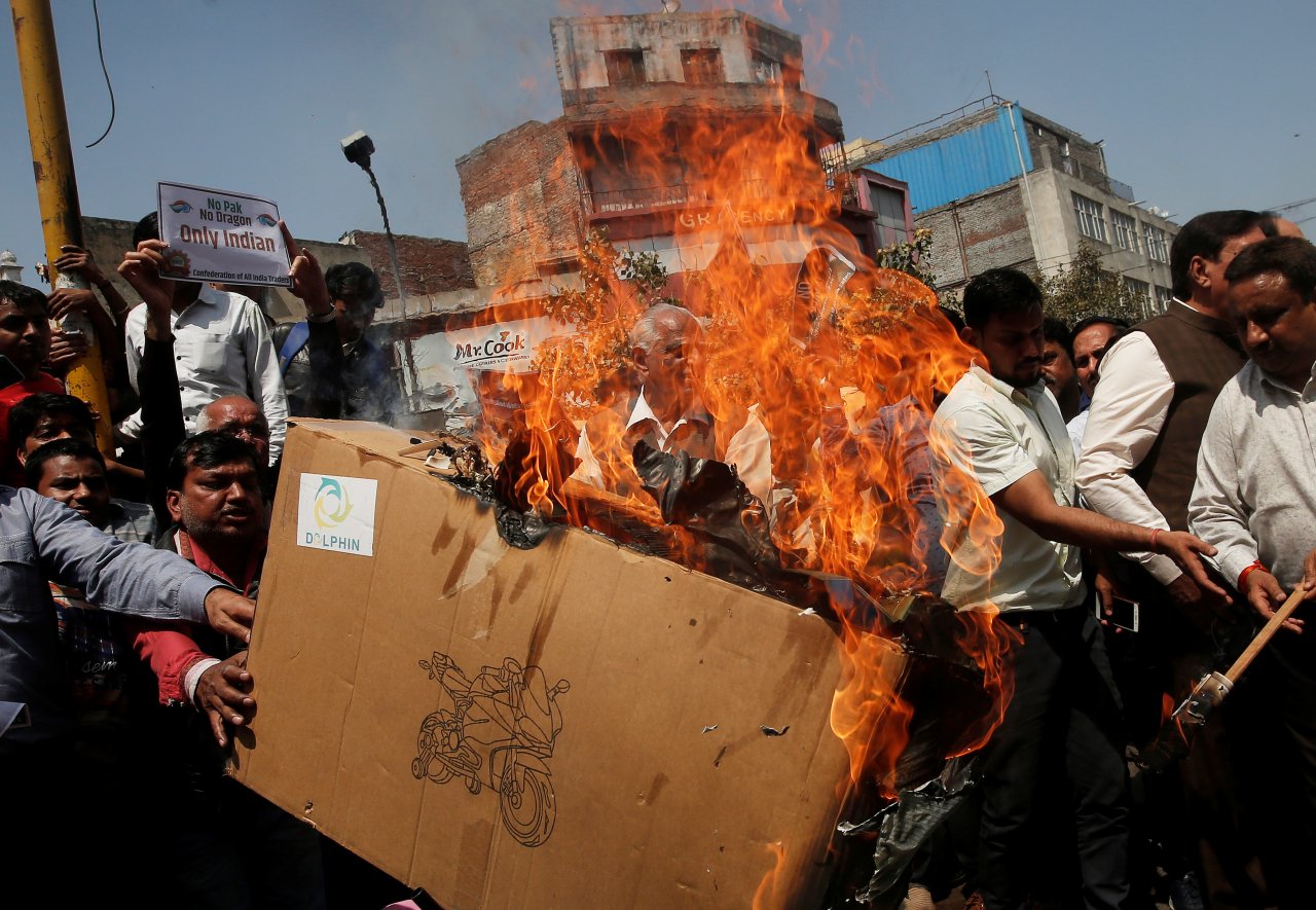 印度貿易商焚燒中國商品 促政府提高關稅