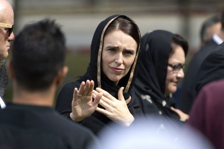 清真寺血案後齊反仇恨 紐西蘭婦女戴伊斯蘭頭巾