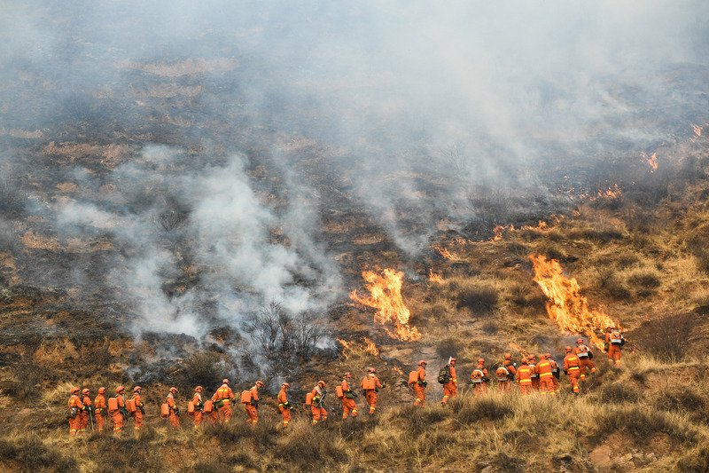 山西沁源森林大火威脅25村莊 撤離3800餘人