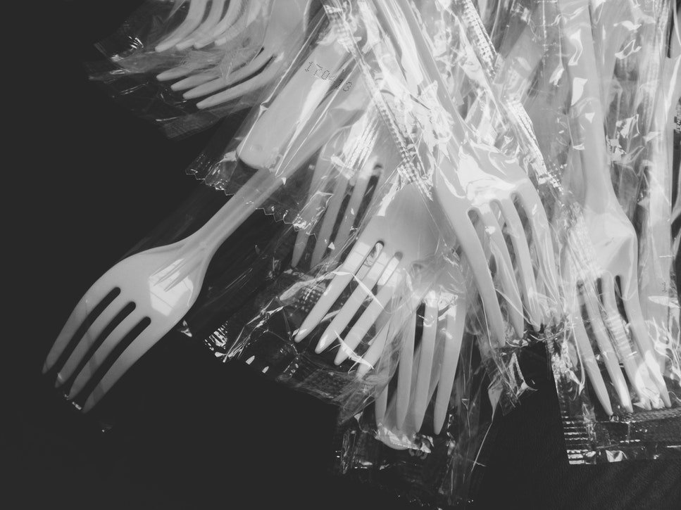 加拿大禁塑令上路 餐館禁止提供一次性塑料用品