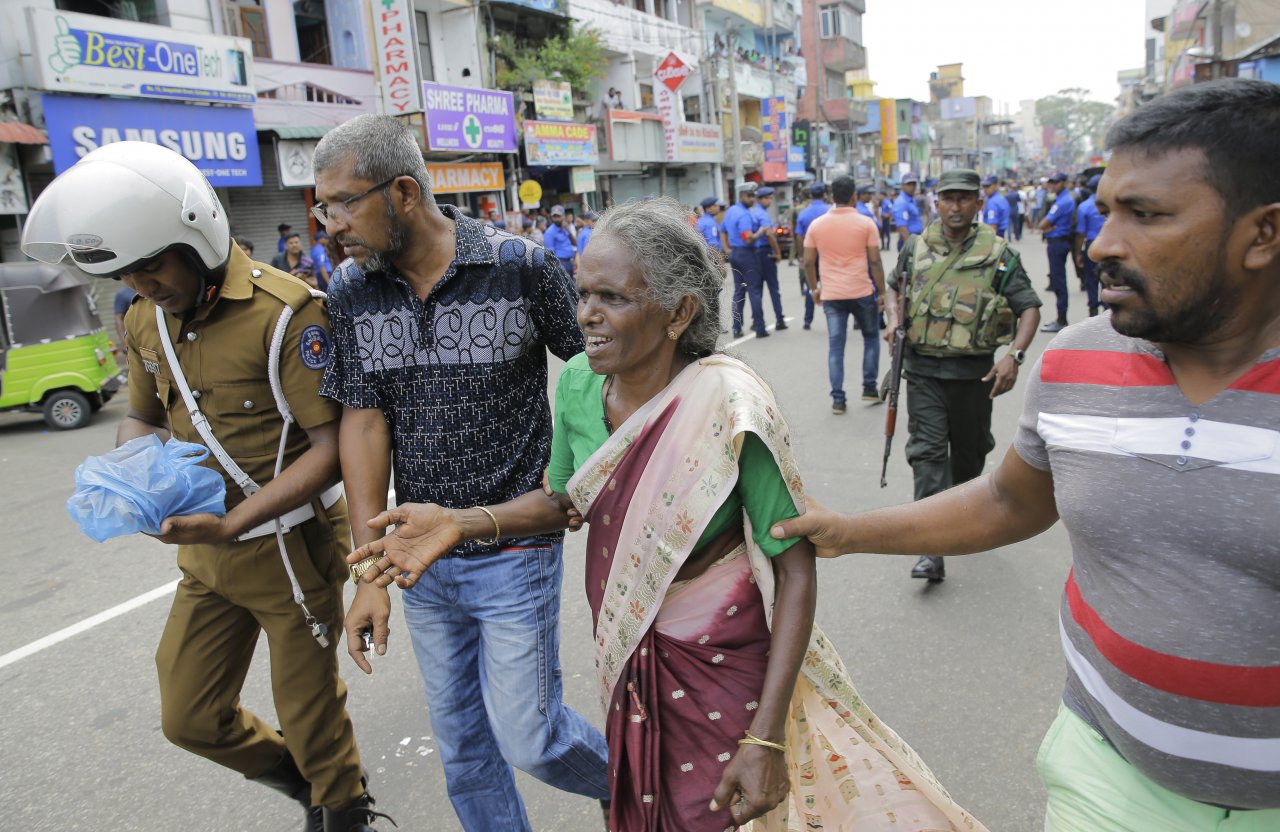 連環爆增至321死 斯里蘭卡全國默哀